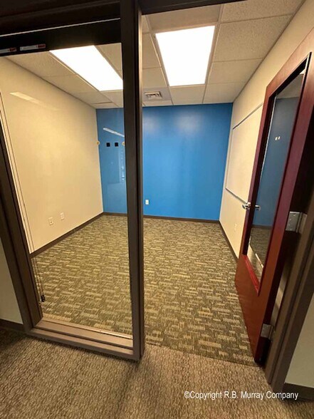 More Photos Of 1701 S Enterprise Ave, Springfield Office For Sale