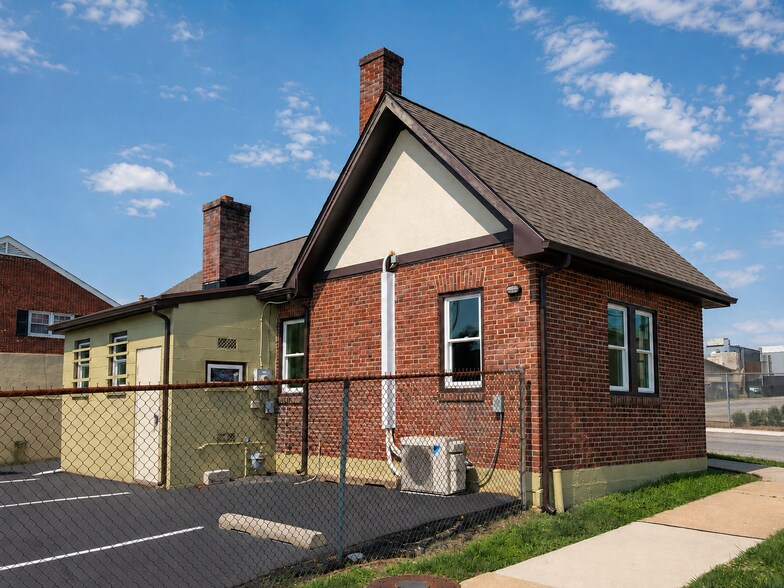 More Photos Of 120 Greenhill Ave, Wilmington Freestanding For Lease