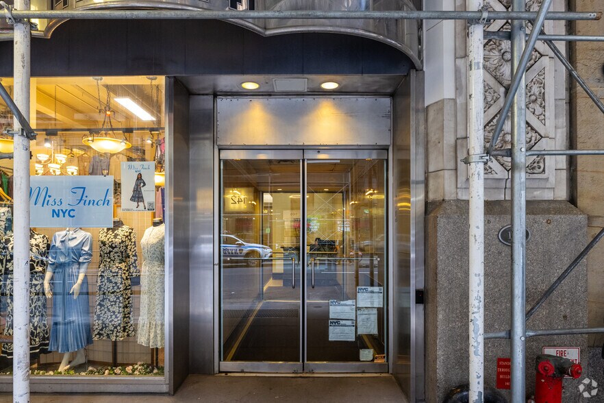 More Photos Of 141 W 36th St, New York Office For Lease