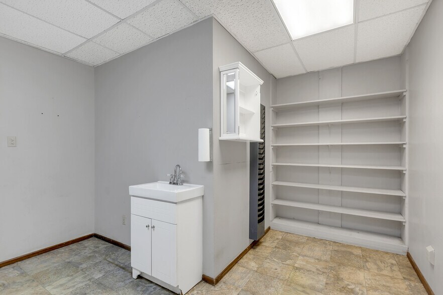 More Photos Of 2479 E 11th St, Odessa Medical For Sale