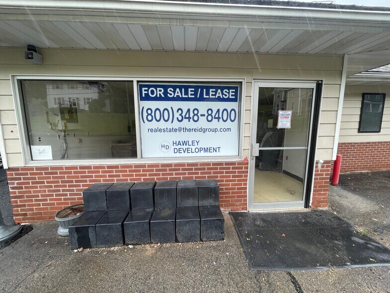 More Photos Of 256 Jackson Ave, Bradford Storefront For Sale