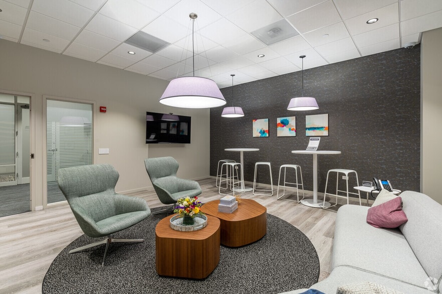 More Photos Of 1930 Innovation Way, Libertyville Manufacturing For Lease