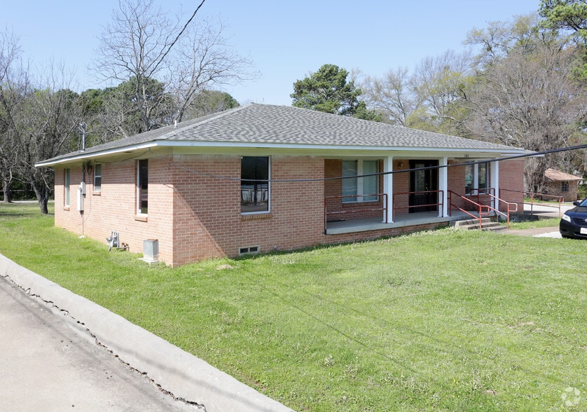More Photos Of 1101 S Main St, Lindale Medical For Sale
