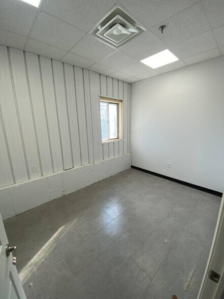 More Photos Of 90 Salmon St, Providence Manufacturing For Lease