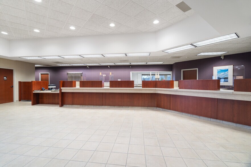 More Photos Of 3139 Voyager Dr, Green Bay Bank For Sale