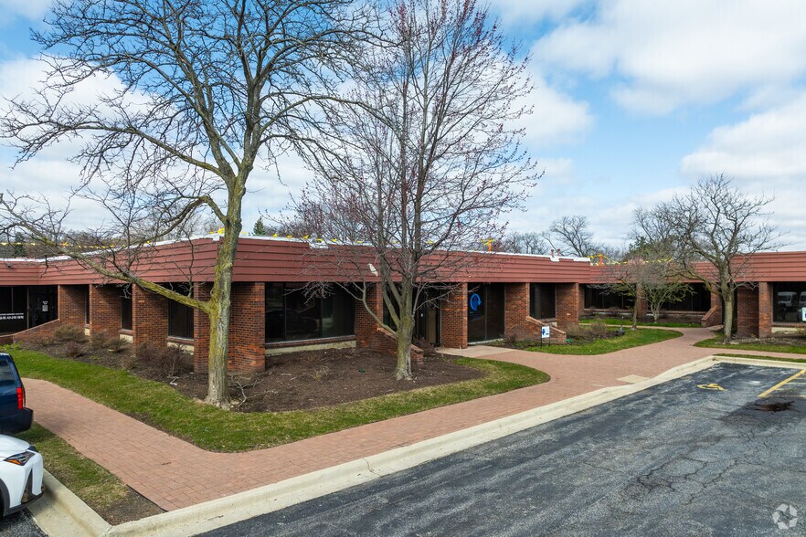 More Photos Of 411 E Business Center Dr, Mount Prospect Office For Lease