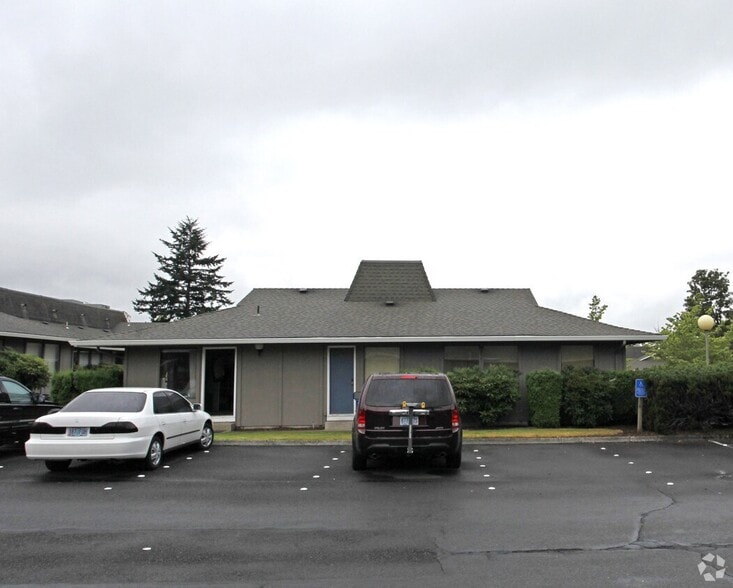 More Photos Of 12724 SE Stark St, Portland Loft Creative Space For Sale