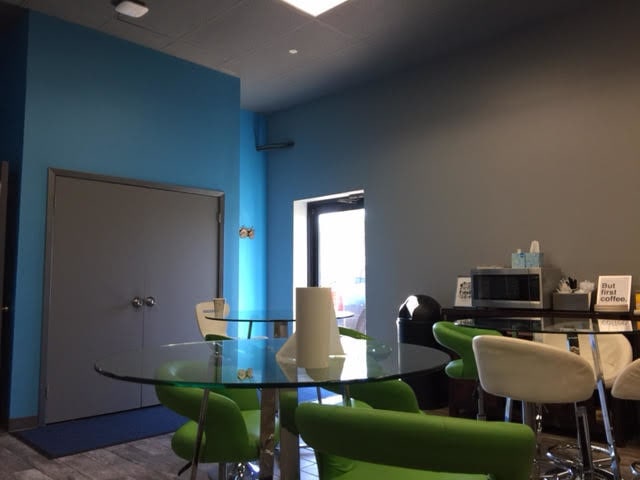 More Photos Of 110 Bi County Blvd, Farmingdale Light Distribution For Lease
