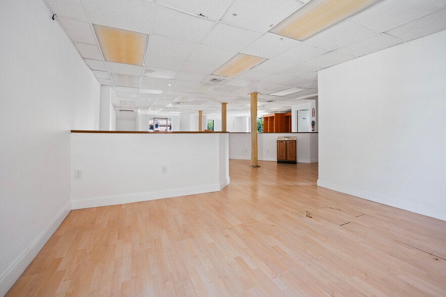 More Photos Of 238 New Britain Rd, Berlin Freestanding For Lease