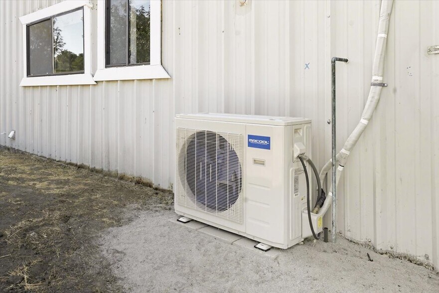 More Photos Of 485 S 8th St, Shandon Industrial For Sale