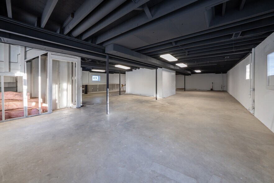 More Photos Of 1095 W Huron St, Waterford Medical For Lease