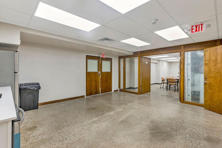 More Photos Of 2330 Victory Pky, Cincinnati Office Residential For Lease