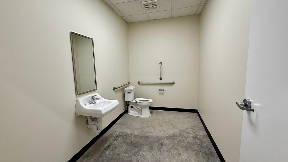 More Photos Of 1638 Chapin Road rd, Chapin General Retail For Sale