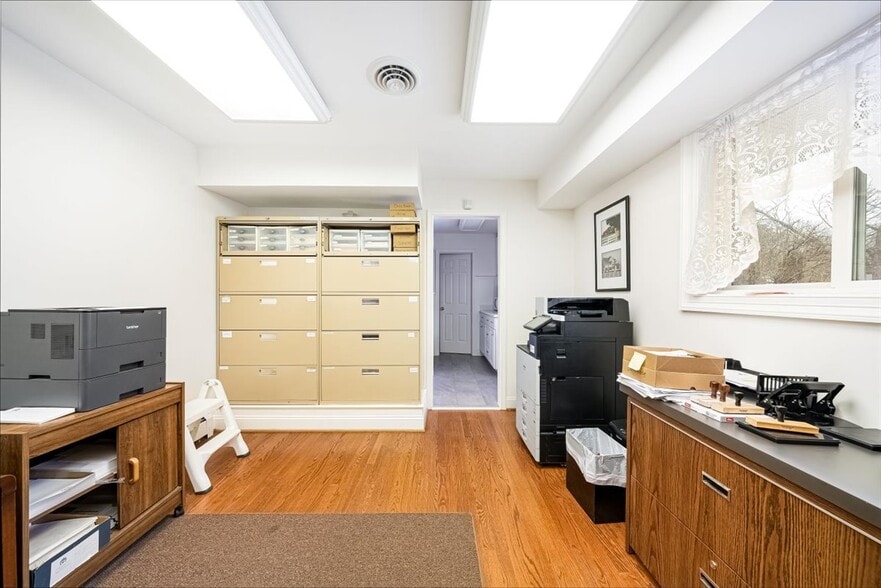 More Photos Of 611 Nursery Rd, Westminster Office For Sale