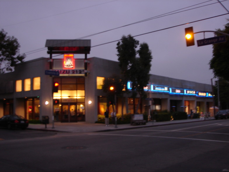 Primary Photo Of 2000 Sawtelle Blvd, Los Angeles Restaurant For Lease