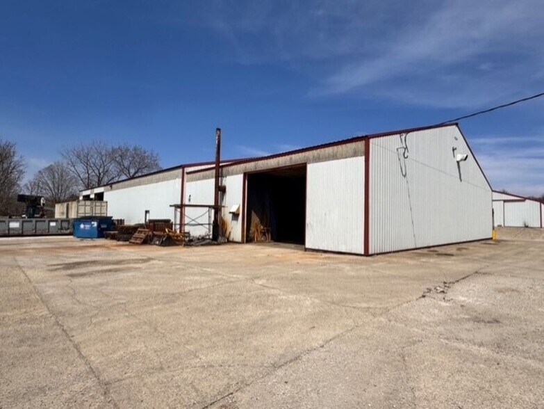 More Photos Of 901 US 6 Hwy, Spring Valley Warehouse For Lease