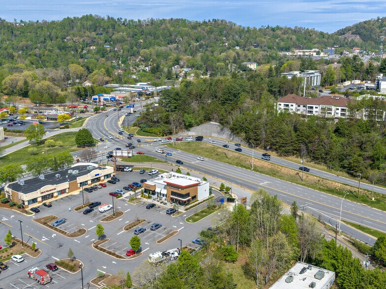 More Photos Of 15-40 Peaks Center Ln, Asheville General Retail For Sale
