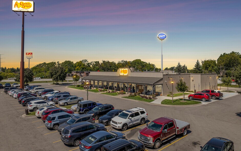 Primary Photo Of 1898 N Morristown Rd, Shelbyville Restaurant For Sale