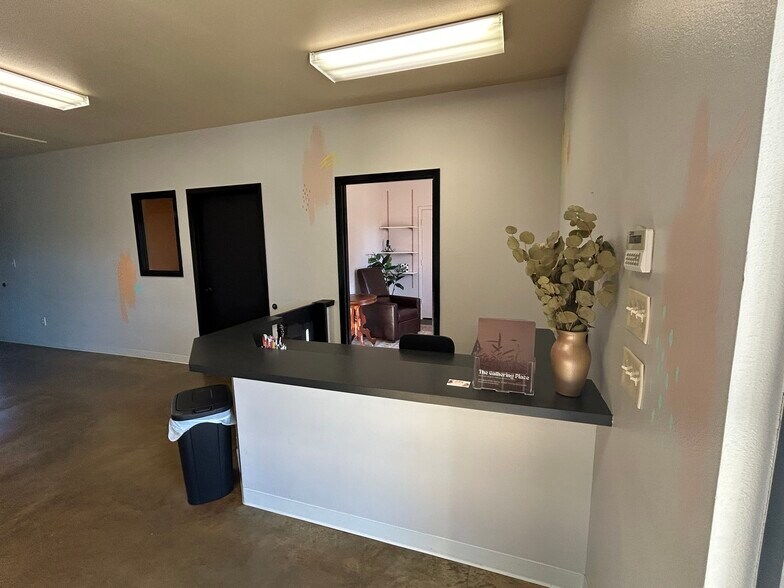 More Photos Of 140 AN County Road 140, Palestine Flex For Sale