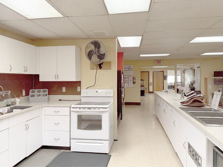 More Photos Of 4616 N Albina Ave, Portland Medical For Sale