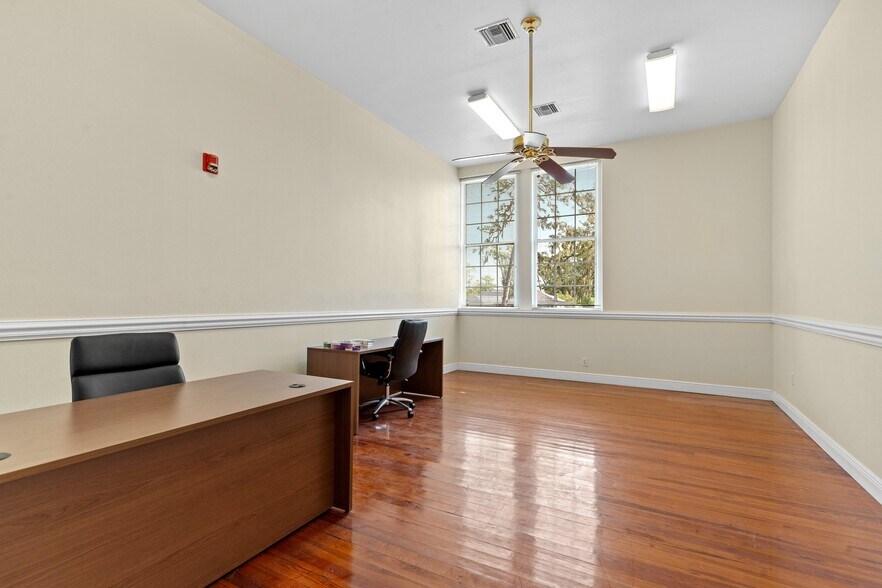 More Photos Of 1476 SW Main St, Greenville Medical For Sale