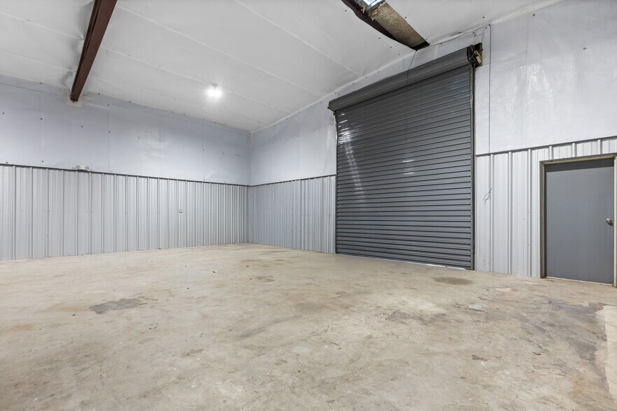 More Photos Of 7031 State Highway 75 S, Huntsville Manufacturing For Sale