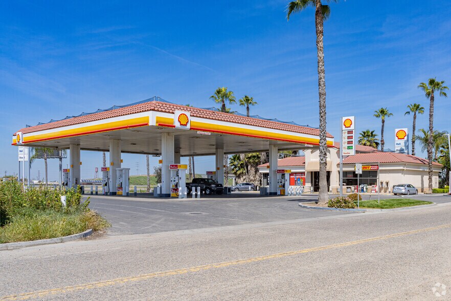 Primary Photo Of 27908 Hwy 99, Visalia Service Station For Sale