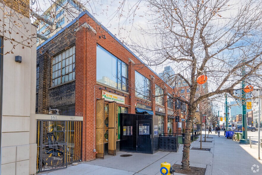 More Photos Of 147 Spadina Ave, Toronto Storefront Retail Office For Lease