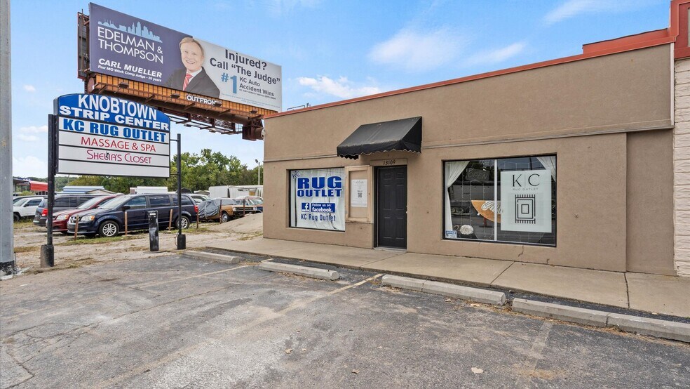 More Photos Of 13101-13109 E Blue Pky, Kansas City Freestanding For Sale
