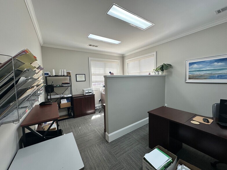 More Photos Of 327 Dahlonega Rd, Cumming Office For Lease