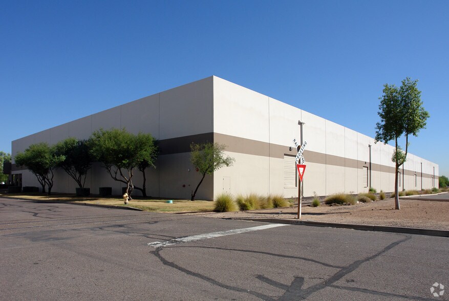 More Photos Of 4441 W Polk St, Phoenix Manufacturing For Lease
