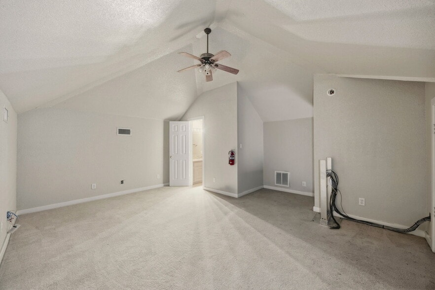 More Photos Of 401 Center Court Dr, Bridgeport Medical For Lease