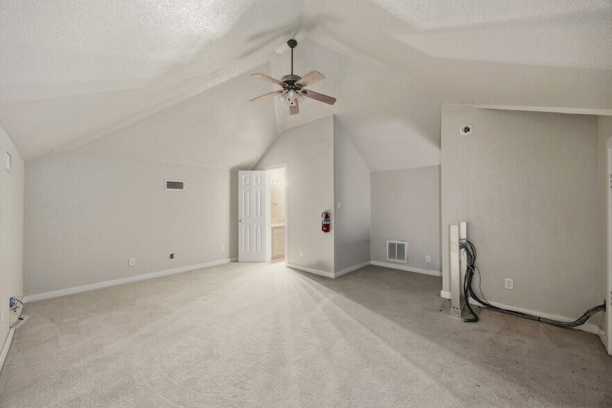 More Photos Of 401 Center Court Dr, Bridgeport Medical For Sale