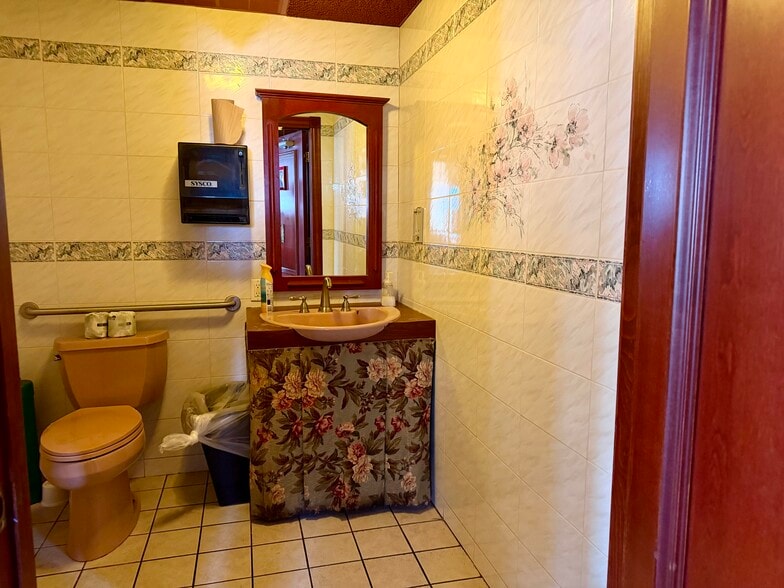 More Photos Of 291 Main St, Eynon Restaurant For Sale