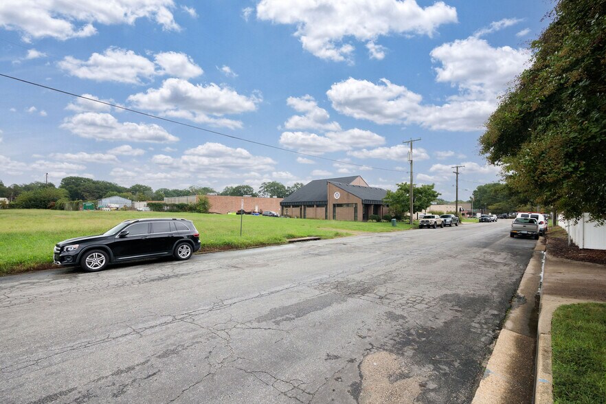 More Photos Of 6504 Dickens Pl, Richmond Land For Sale