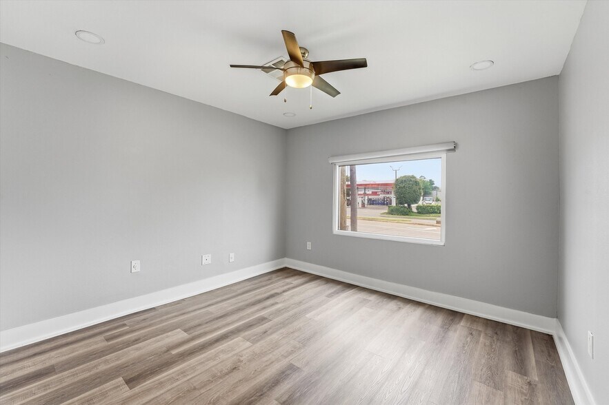 More Photos Of 2110 Antoine Dr, Houston Freestanding For Sale