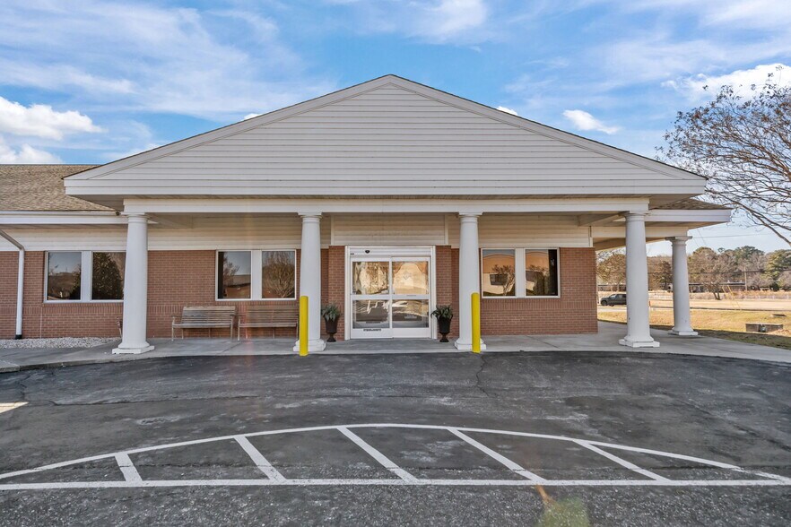 More Photos Of 511 Paladin Dr, Greenville Medical For Sale