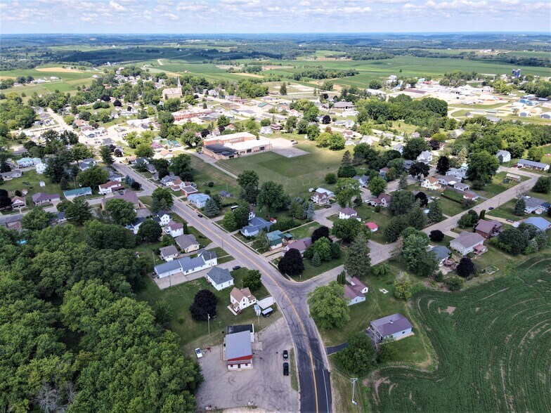 More Photos Of 243 Spring St, Highland Specialty For Sale