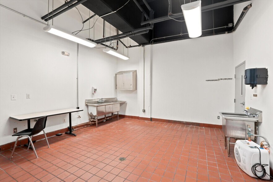 More Photos Of 5534-5546 Pulaski Ave, Philadelphia Office For Lease