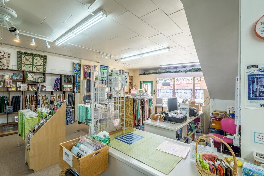 More Photos Of 21 E Pine, Pinedale General Retail For Sale