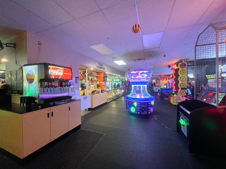 More Photos Of 1020 W Francis Ave, Spokane Freestanding For Lease