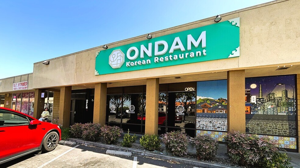 More Photos Of 2400-2470 El Camino Real, Santa Clara General Retail For Lease