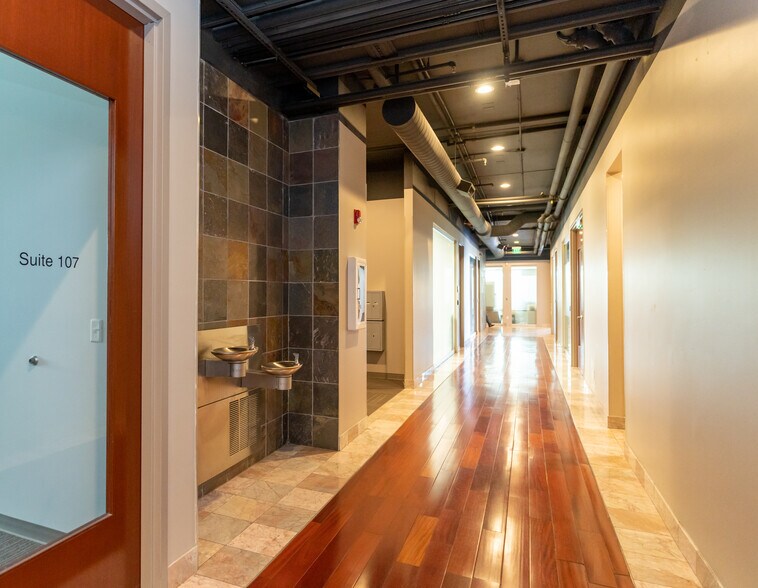 More Photos Of 1301 Riverfront Pkwy, Chattanooga Office For Lease