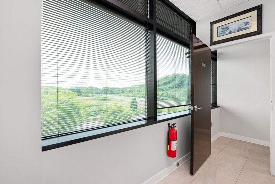 More Photos Of 12200 Annapolis Rd, Glenn Dale Medical For Sale