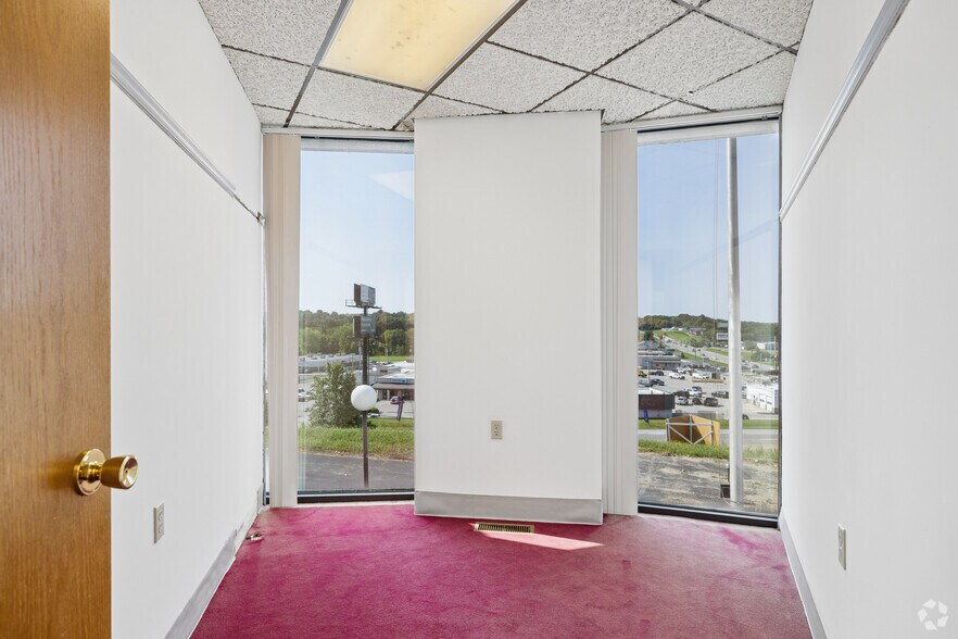 More Photos Of 1080 Caroline Dr, Washington Medical For Sale