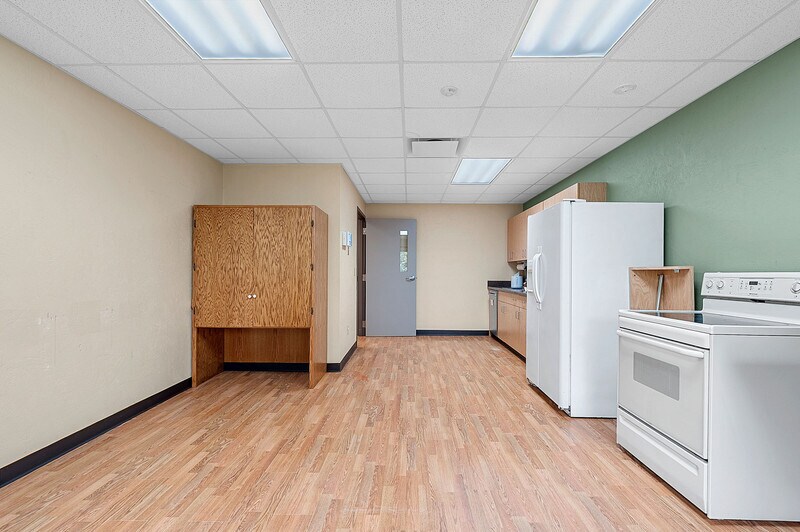 More Photos Of N5367 Mayflower Rd, Shiocton Office For Sale