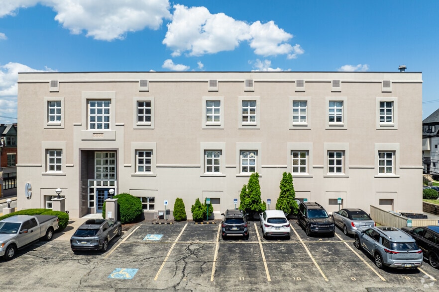 More Photos Of 5850 Ellsworth Ave, Pittsburgh Loft Creative Space For Lease