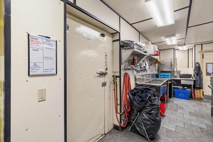 More Photos Of 4807 VT-15, Jeffersonville Specialty For Sale