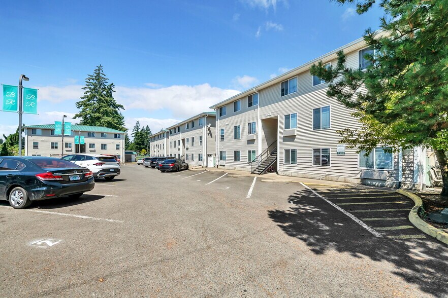 More Photos Of 1901-1943 SE 122nd Ave, Portland Apartments For Sale