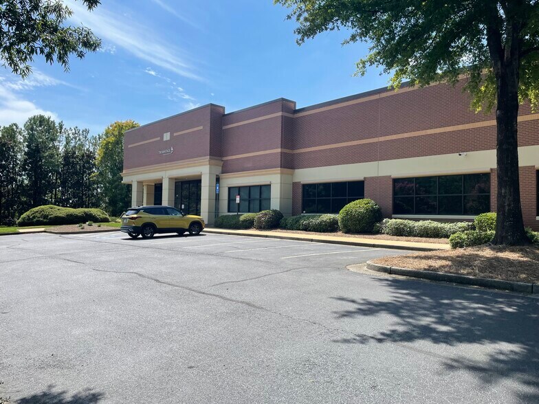 More Photos Of 270 Riverside Pky, Austell Distribution For Lease